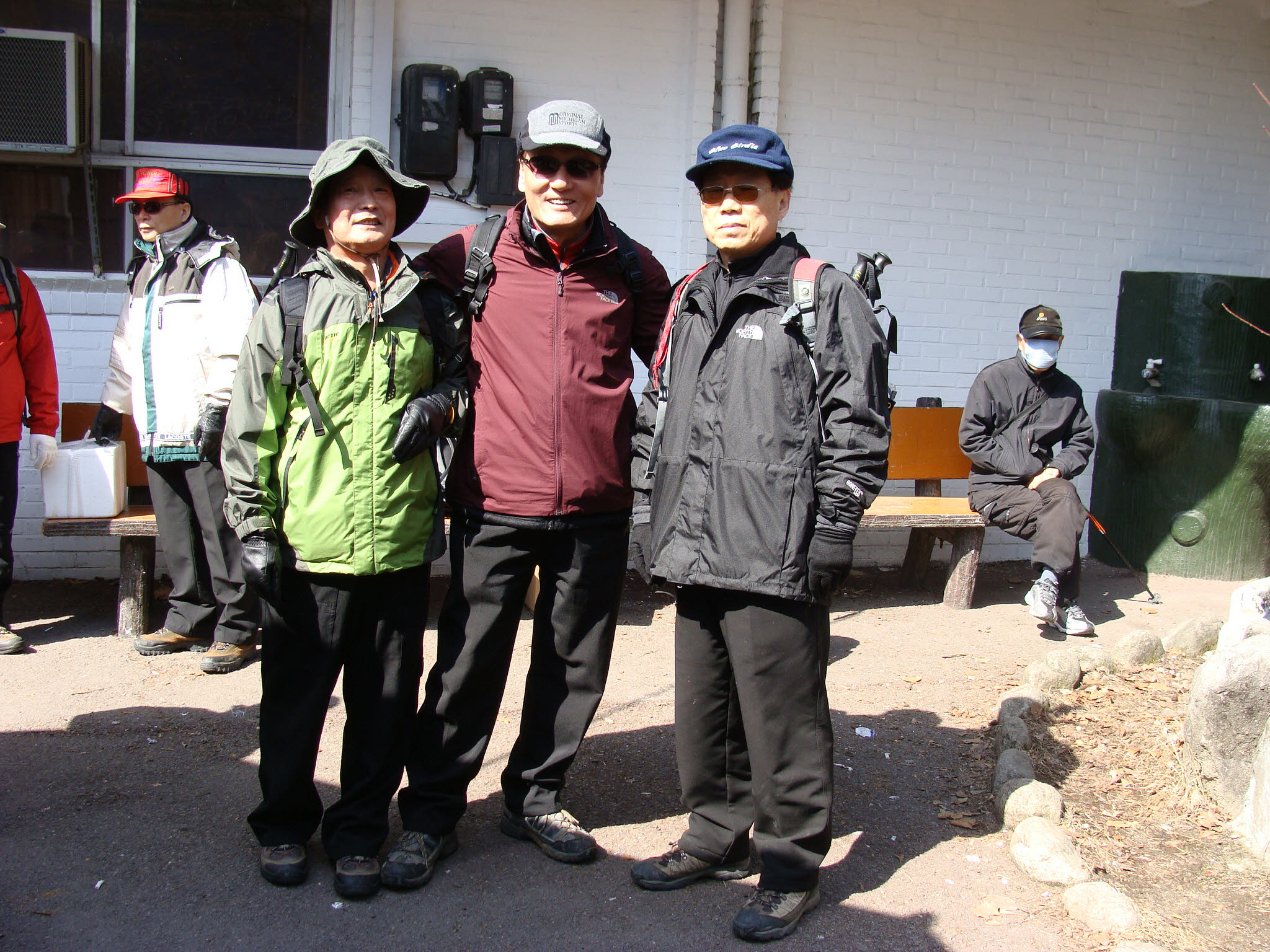 008